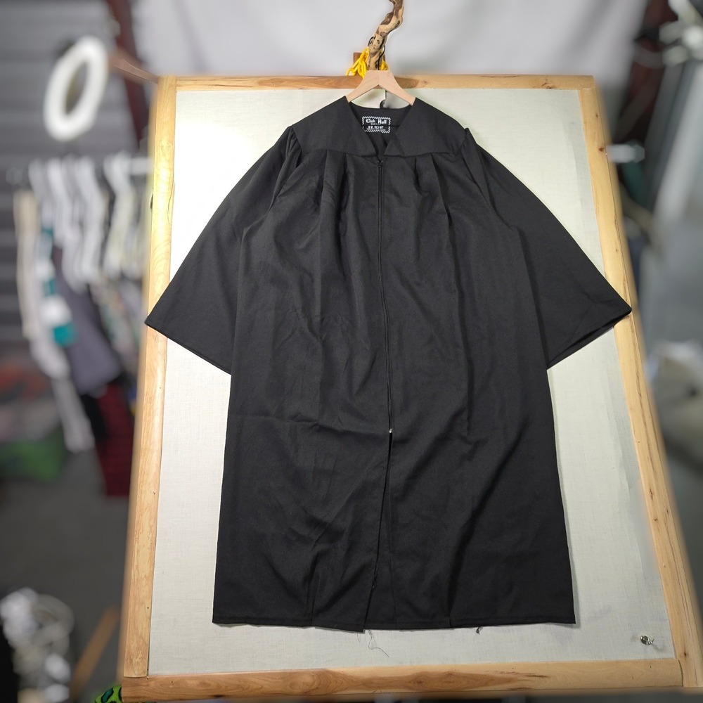 VTG Oak Hall Graduation Gown Academic Robe L Gown Black Zip Front Pleated USA‎